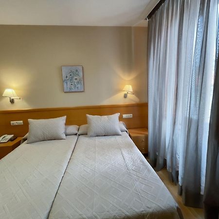 Hotel Castilla Caceres Luaran gambar