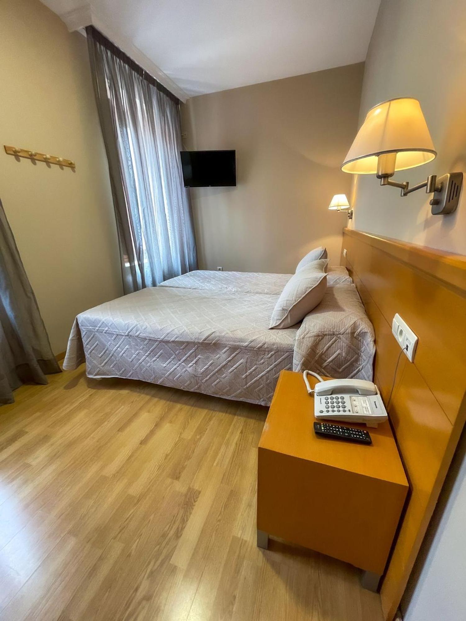 Hotel Castilla Caceres Luaran gambar