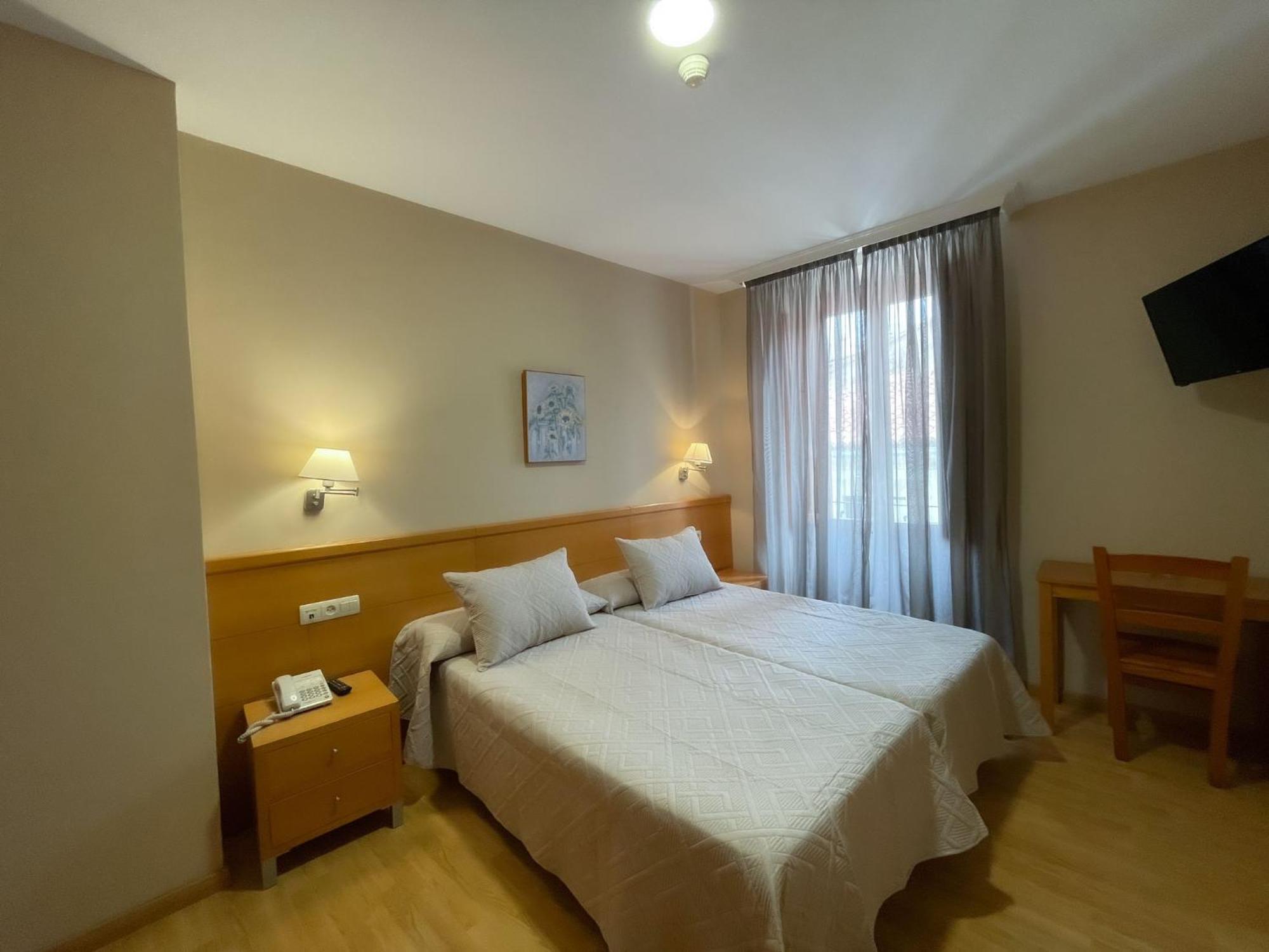 Hotel Castilla Caceres Luaran gambar