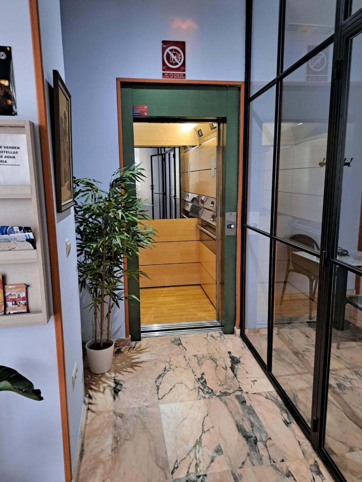 Hotel Castilla Caceres Luaran gambar