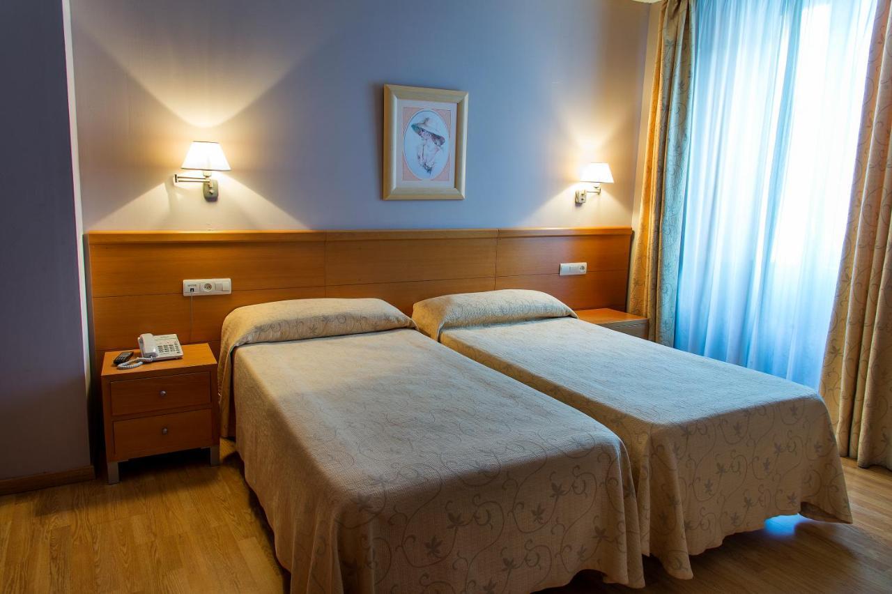 Hotel Castilla Caceres Luaran gambar