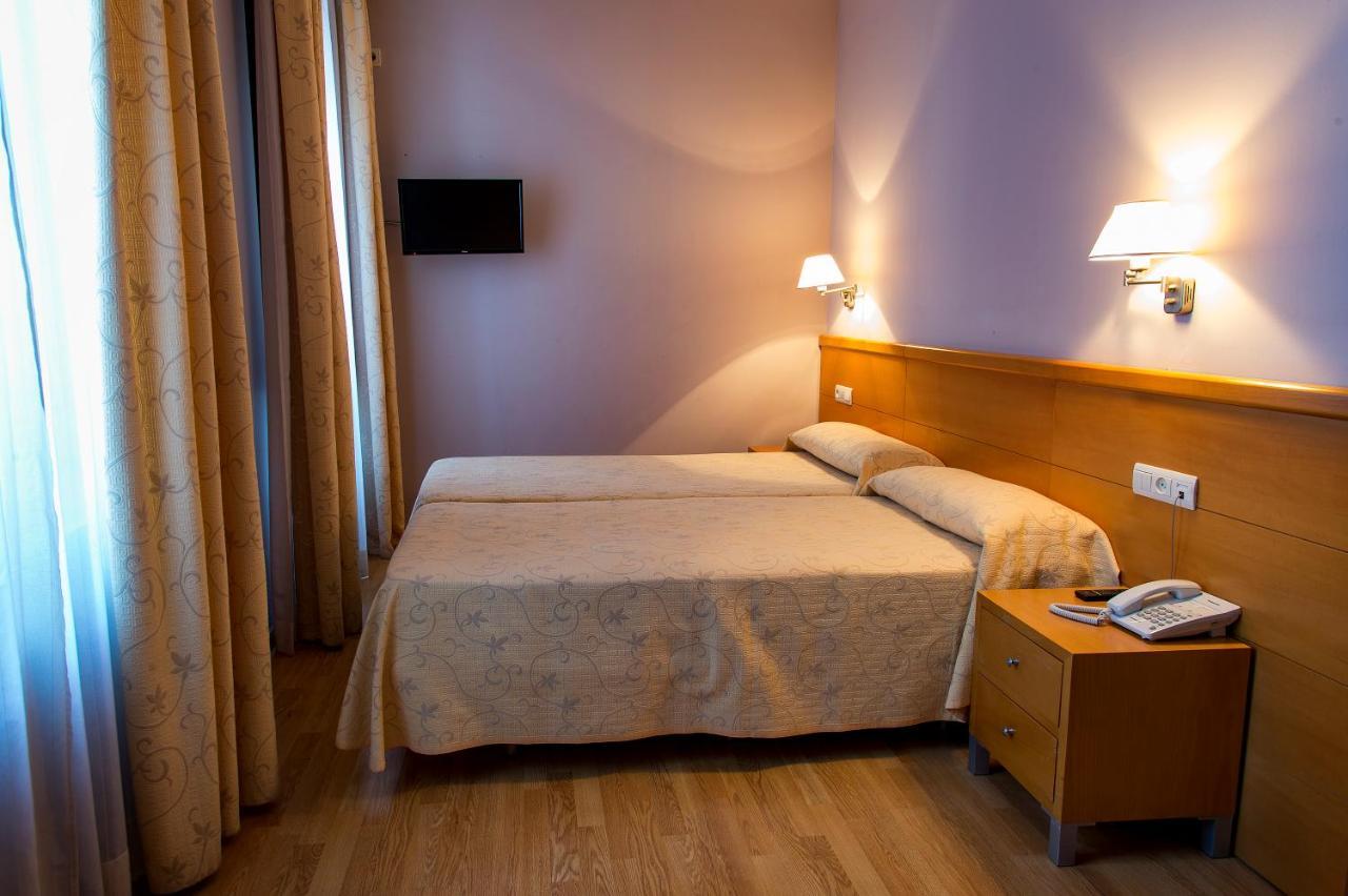 Hotel Castilla Caceres Luaran gambar