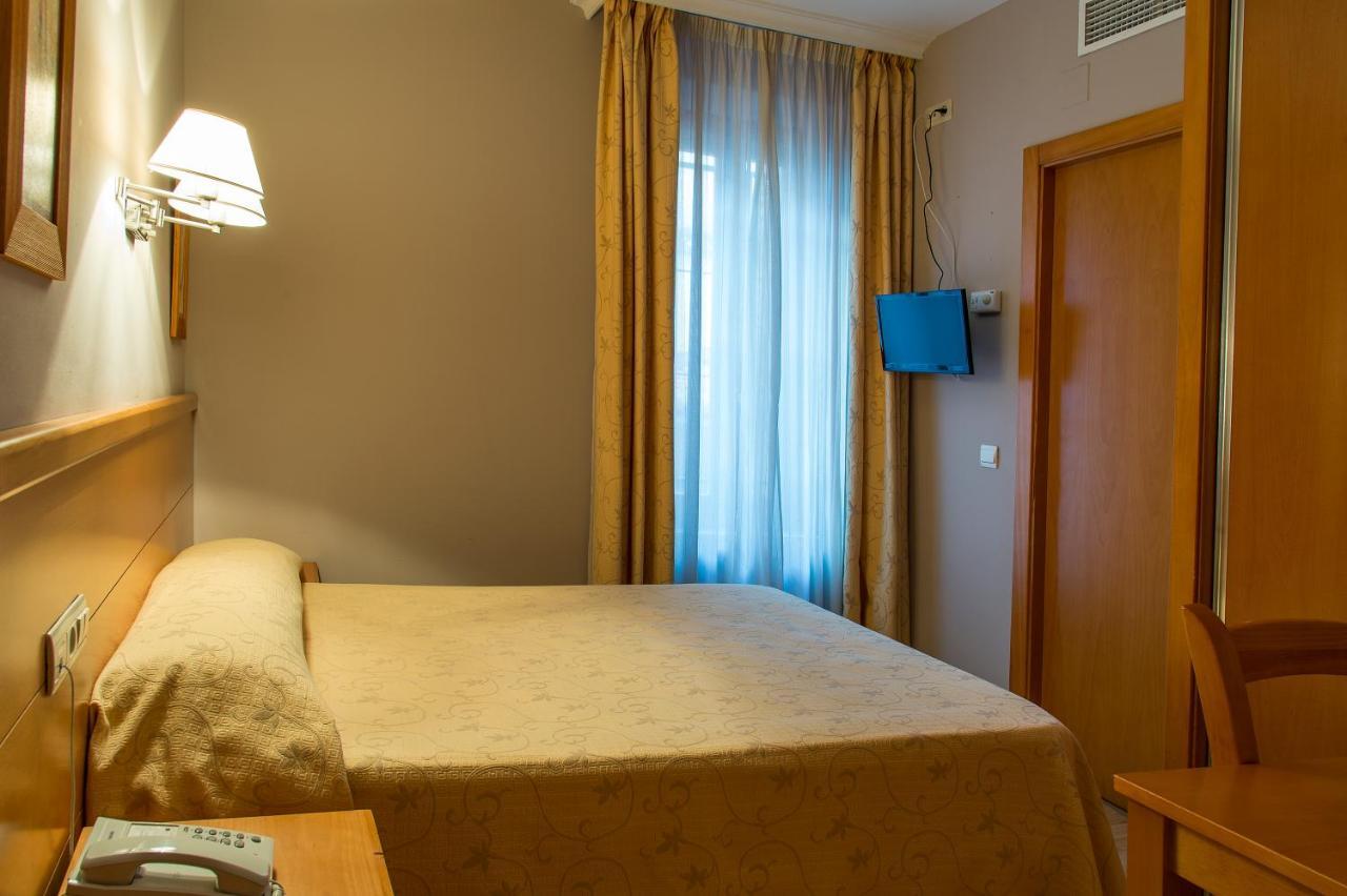 Hotel Castilla Caceres Luaran gambar